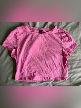 Pink crop top 🩷